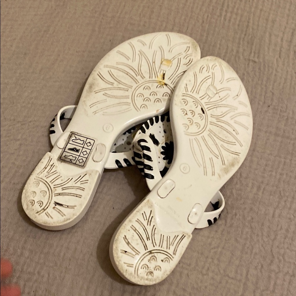 Jack Rogers Women's Black and White Sandals. Size 6 - Picture 5 of 7